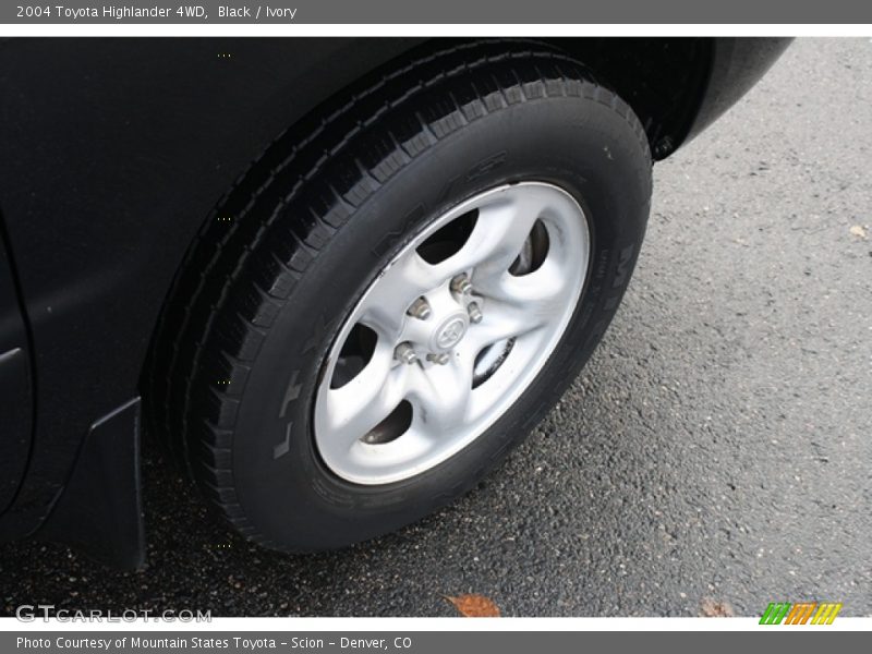 Black / Ivory 2004 Toyota Highlander 4WD