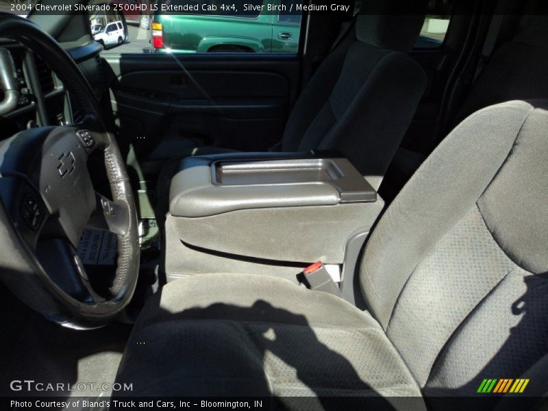 Silver Birch / Medium Gray 2004 Chevrolet Silverado 2500HD LS Extended Cab 4x4