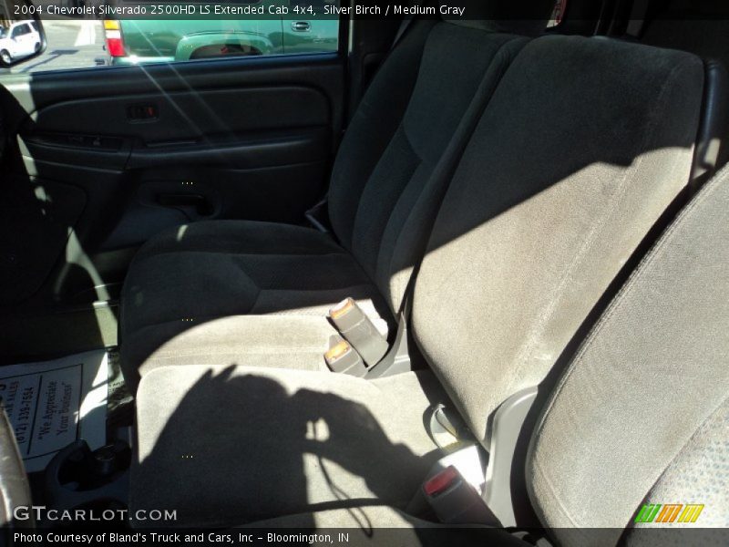 Silver Birch / Medium Gray 2004 Chevrolet Silverado 2500HD LS Extended Cab 4x4