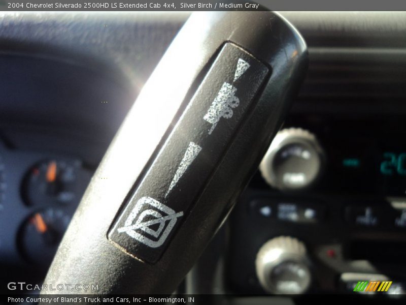 Silver Birch / Medium Gray 2004 Chevrolet Silverado 2500HD LS Extended Cab 4x4