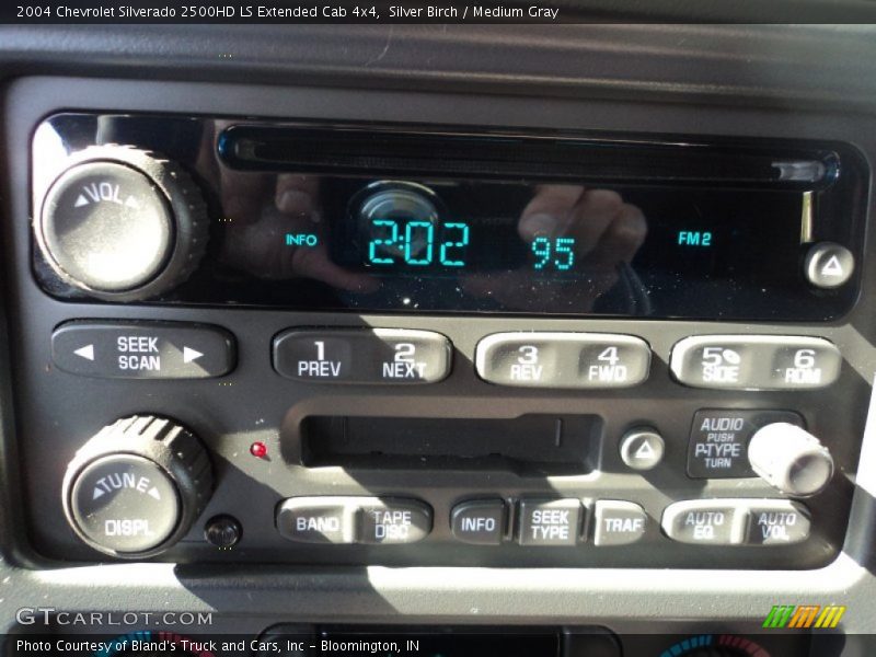 Audio System of 2004 Silverado 2500HD LS Extended Cab 4x4