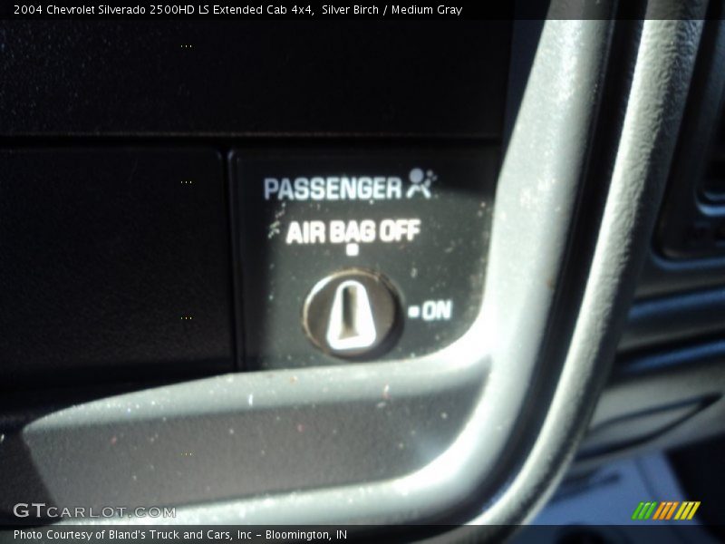 Silver Birch / Medium Gray 2004 Chevrolet Silverado 2500HD LS Extended Cab 4x4