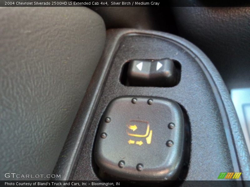 Silver Birch / Medium Gray 2004 Chevrolet Silverado 2500HD LS Extended Cab 4x4
