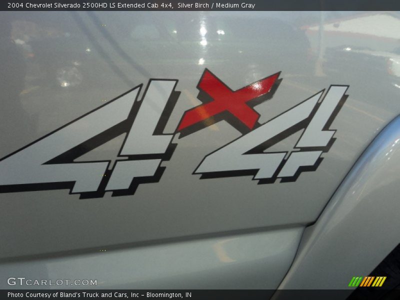 Silver Birch / Medium Gray 2004 Chevrolet Silverado 2500HD LS Extended Cab 4x4
