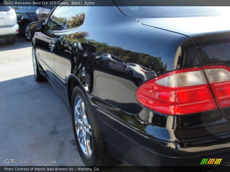 Black / Oyster 2002 Mercedes-Benz CLK 320 Coupe