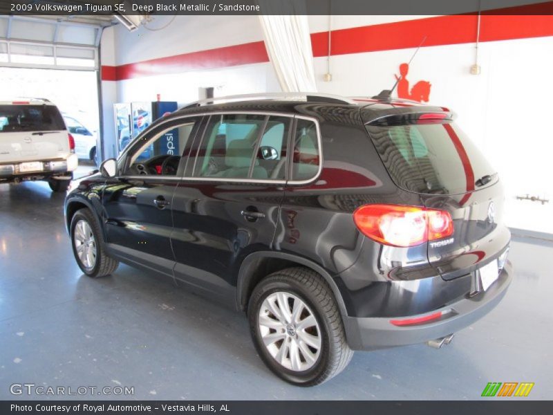 Deep Black Metallic / Sandstone 2009 Volkswagen Tiguan SE