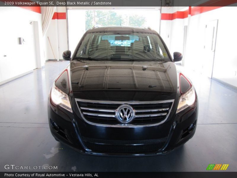 Deep Black Metallic / Sandstone 2009 Volkswagen Tiguan SE