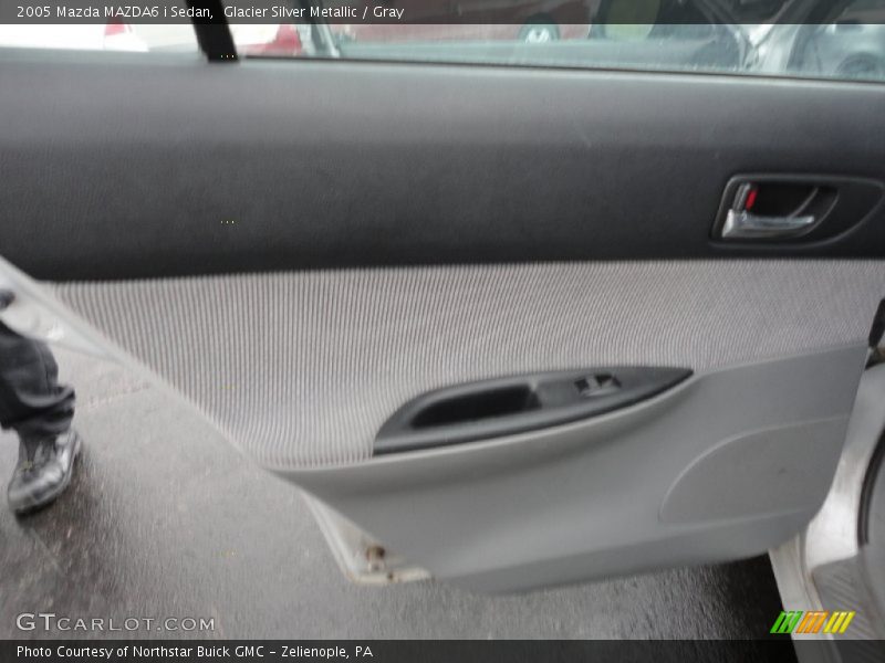 Glacier Silver Metallic / Gray 2005 Mazda MAZDA6 i Sedan