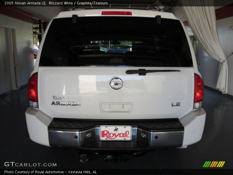 Blizzard White / Graphite/Titanium 2005 Nissan Armada LE