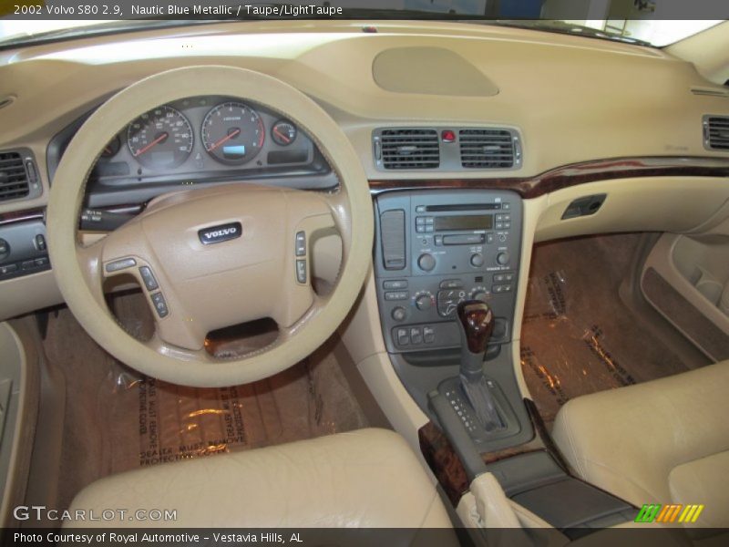 Dashboard of 2002 S80 2.9