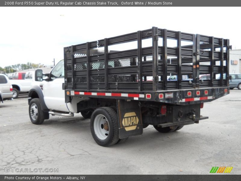 Oxford White / Medium Stone 2008 Ford F550 Super Duty XL Regular Cab Chassis Stake Truck