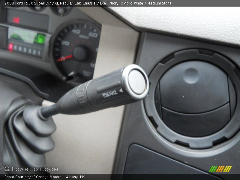 Oxford White / Medium Stone 2008 Ford F550 Super Duty XL Regular Cab Chassis Stake Truck