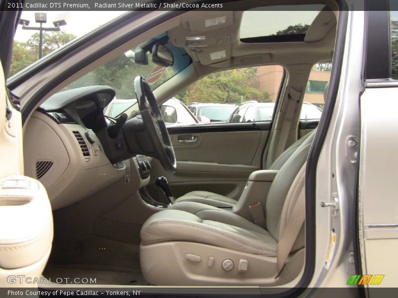 Radiant Silver Metallic / Shale/Cocoa Accents 2011 Cadillac DTS Premium