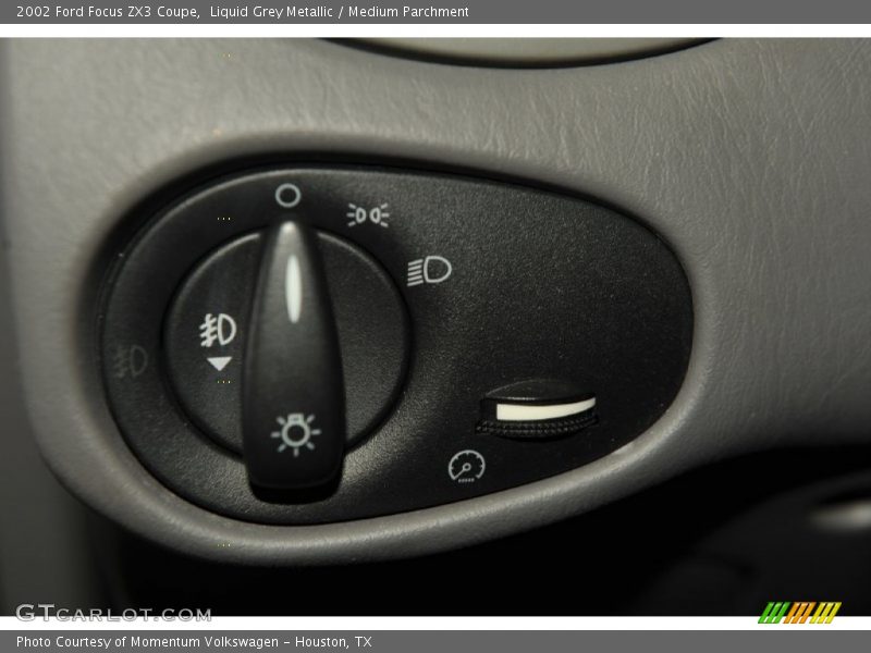 Liquid Grey Metallic / Medium Parchment 2002 Ford Focus ZX3 Coupe