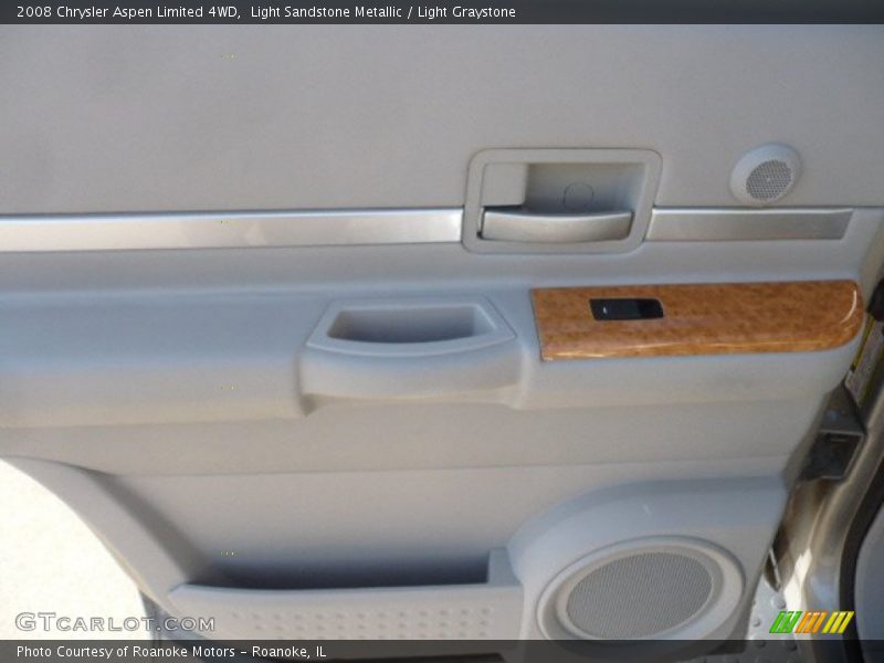 Light Sandstone Metallic / Light Graystone 2008 Chrysler Aspen Limited 4WD