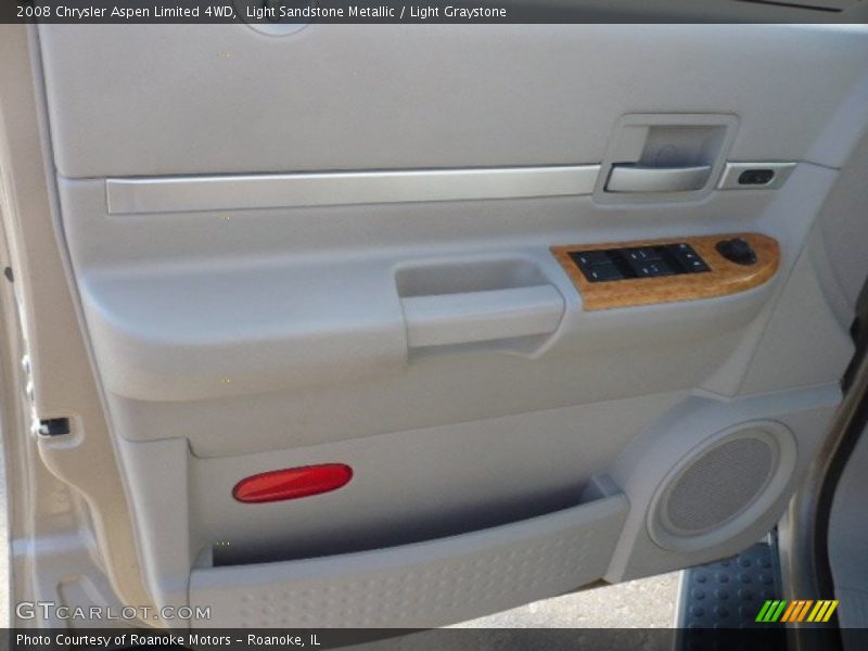 Light Sandstone Metallic / Light Graystone 2008 Chrysler Aspen Limited 4WD