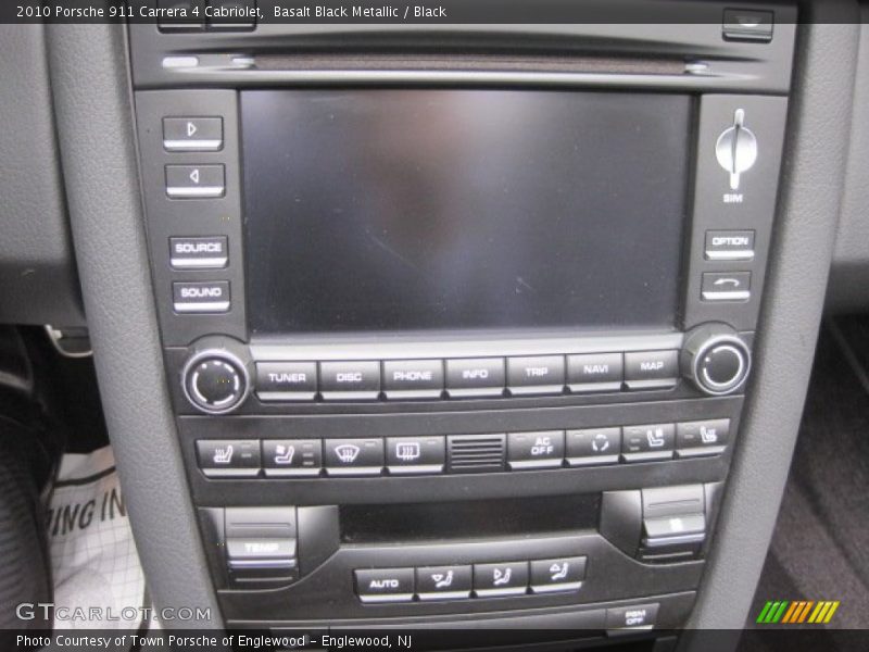 Controls of 2010 911 Carrera 4 Cabriolet