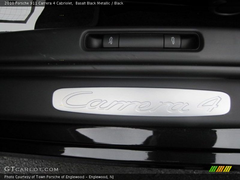  2010 911 Carrera 4 Cabriolet Logo