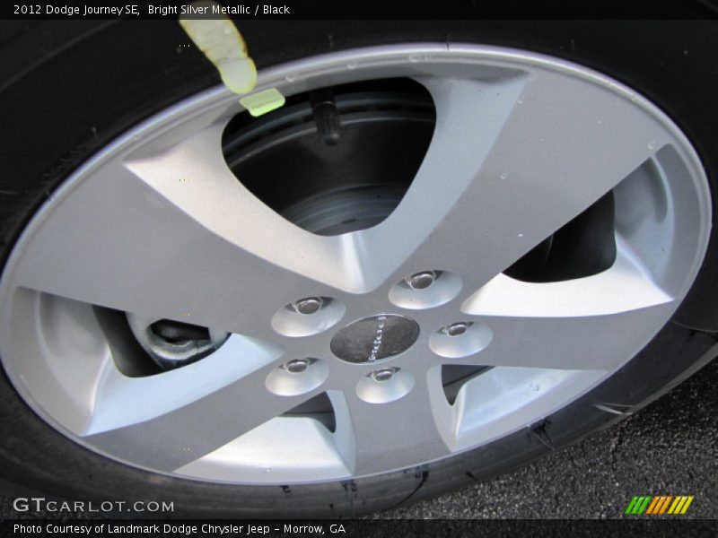 Bright Silver Metallic / Black 2012 Dodge Journey SE
