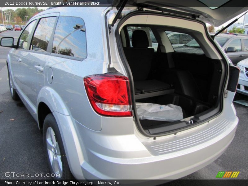 Bright Silver Metallic / Black 2012 Dodge Journey SE