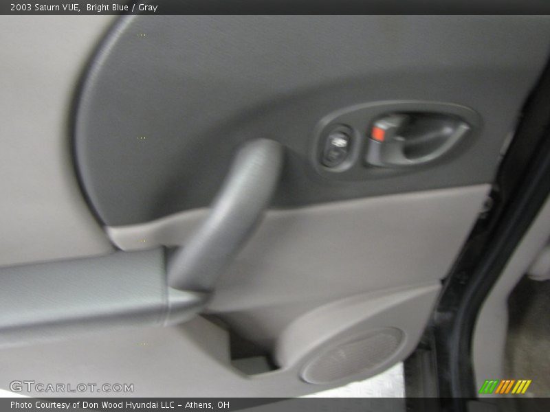 Bright Blue / Gray 2003 Saturn VUE