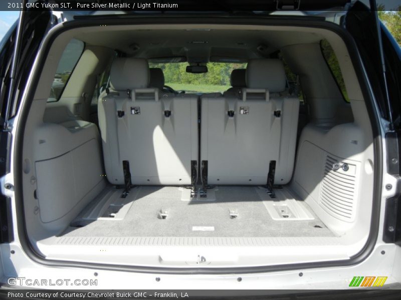 Pure Silver Metallic / Light Titanium 2011 GMC Yukon SLT