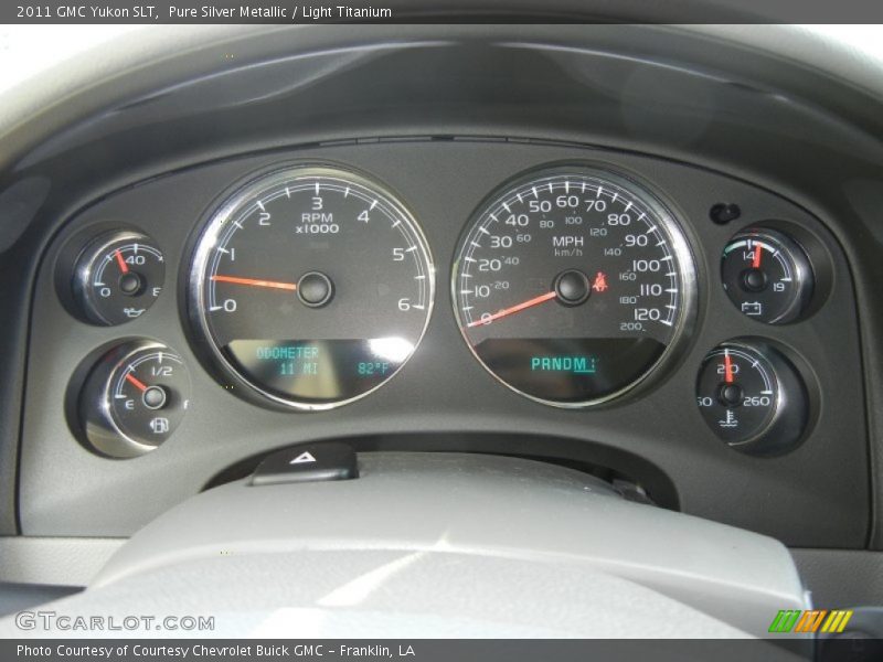 Pure Silver Metallic / Light Titanium 2011 GMC Yukon SLT