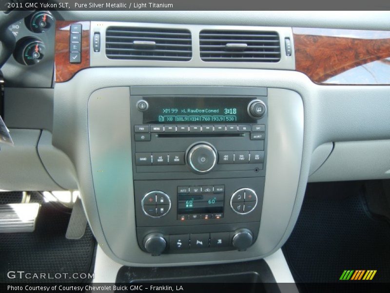 Pure Silver Metallic / Light Titanium 2011 GMC Yukon SLT