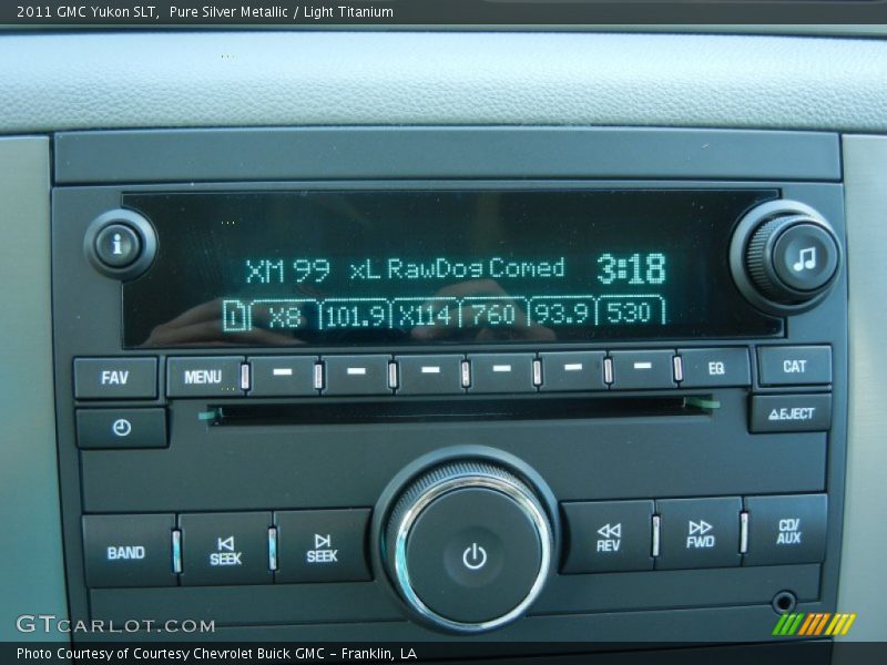 Pure Silver Metallic / Light Titanium 2011 GMC Yukon SLT
