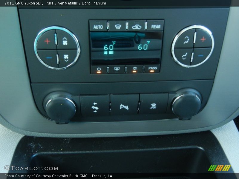 Pure Silver Metallic / Light Titanium 2011 GMC Yukon SLT