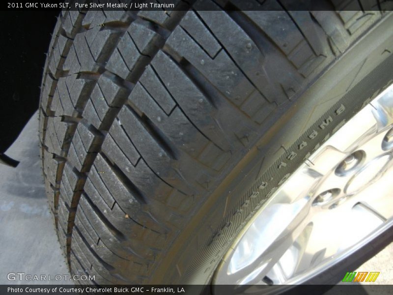 Pure Silver Metallic / Light Titanium 2011 GMC Yukon SLT