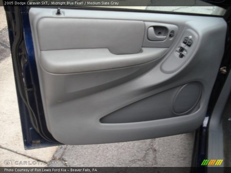 Midnight Blue Pearl / Medium Slate Gray 2005 Dodge Caravan SXT