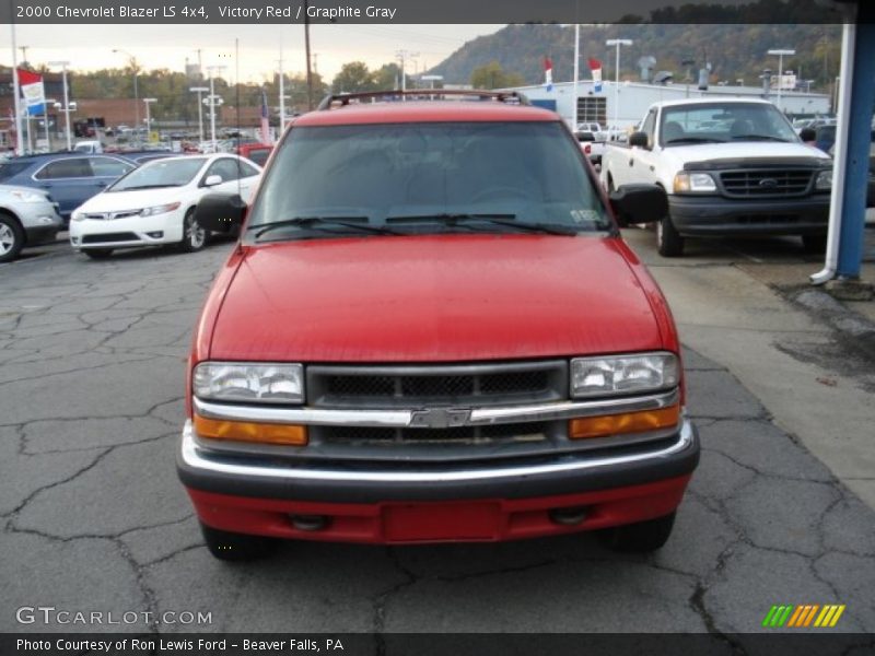 Victory Red / Graphite Gray 2000 Chevrolet Blazer LS 4x4