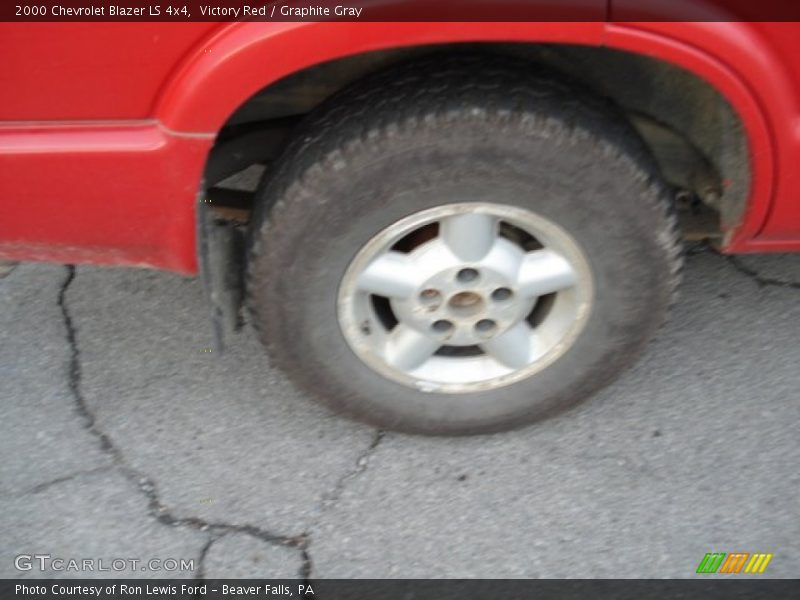 Victory Red / Graphite Gray 2000 Chevrolet Blazer LS 4x4