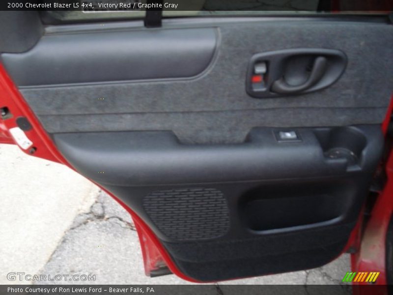 Victory Red / Graphite Gray 2000 Chevrolet Blazer LS 4x4