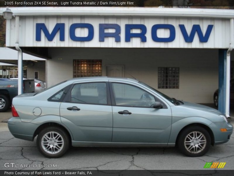 Light Tundra Metallic / Dark Flint/Light Flint 2005 Ford Focus ZX4 SE Sedan