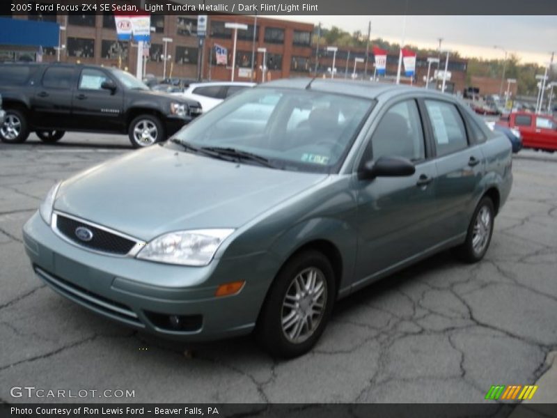 Light Tundra Metallic / Dark Flint/Light Flint 2005 Ford Focus ZX4 SE Sedan