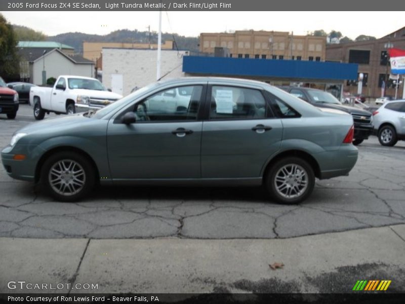 Light Tundra Metallic / Dark Flint/Light Flint 2005 Ford Focus ZX4 SE Sedan