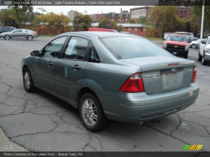 Light Tundra Metallic / Dark Flint/Light Flint 2005 Ford Focus ZX4 SE Sedan