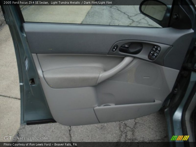 Light Tundra Metallic / Dark Flint/Light Flint 2005 Ford Focus ZX4 SE Sedan
