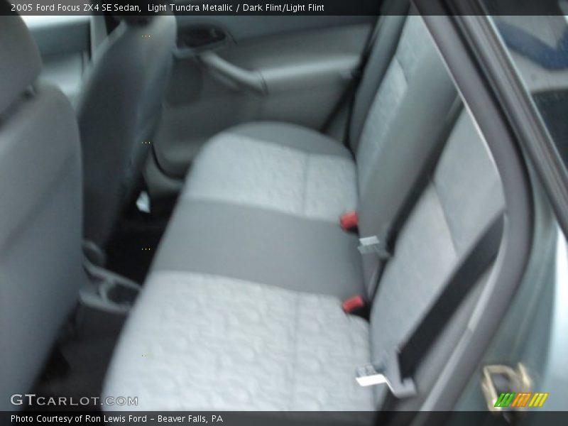 Light Tundra Metallic / Dark Flint/Light Flint 2005 Ford Focus ZX4 SE Sedan