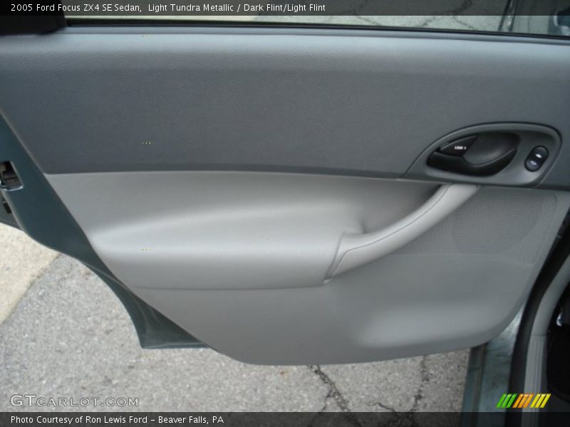Light Tundra Metallic / Dark Flint/Light Flint 2005 Ford Focus ZX4 SE Sedan