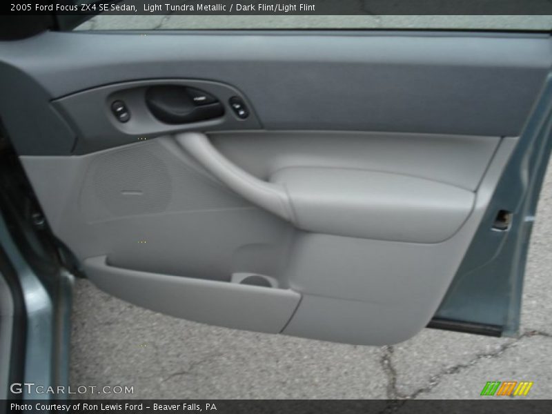 Light Tundra Metallic / Dark Flint/Light Flint 2005 Ford Focus ZX4 SE Sedan