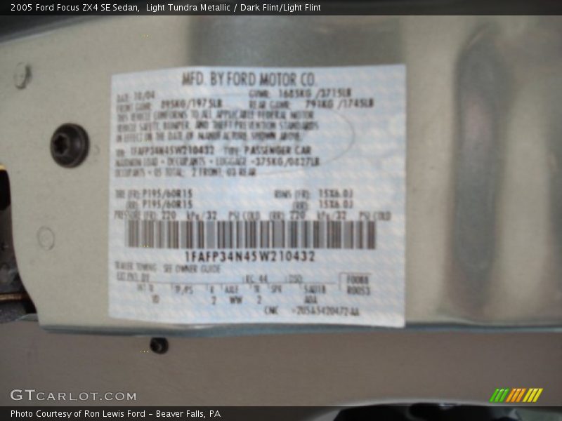 Light Tundra Metallic / Dark Flint/Light Flint 2005 Ford Focus ZX4 SE Sedan