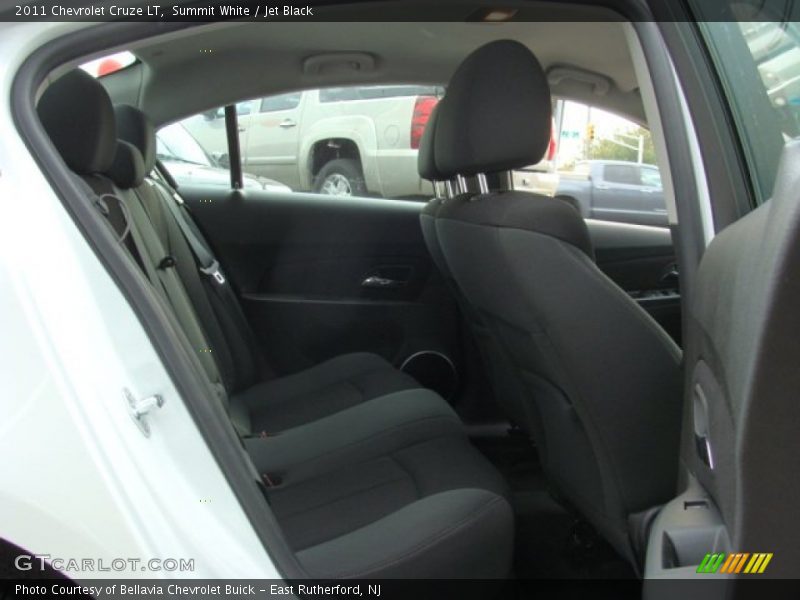 Summit White / Jet Black 2011 Chevrolet Cruze LT