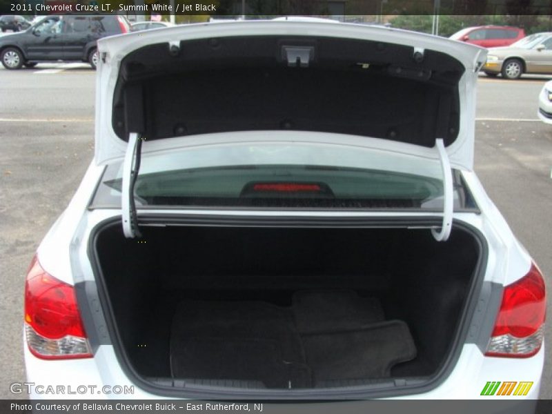 Summit White / Jet Black 2011 Chevrolet Cruze LT