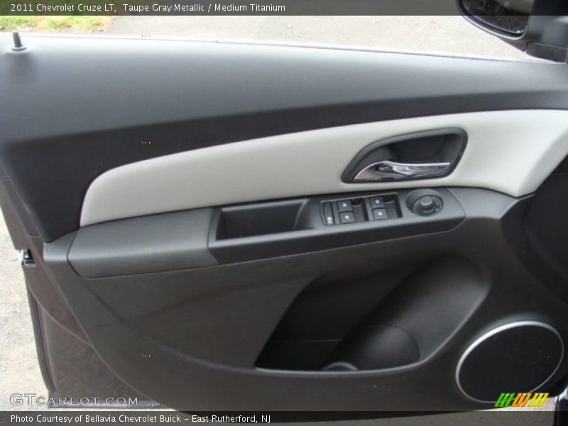 Taupe Gray Metallic / Medium Titanium 2011 Chevrolet Cruze LT