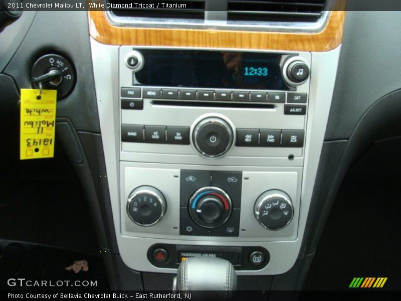 White Diamond Tricoat / Titanium 2011 Chevrolet Malibu LT