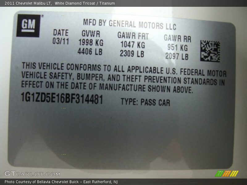 White Diamond Tricoat / Titanium 2011 Chevrolet Malibu LT