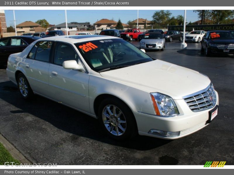 White Diamond Tricoat / Shale/Cocoa Accents 2011 Cadillac DTS Luxury